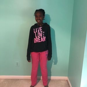 Comfy sweatshirt (live love dream)